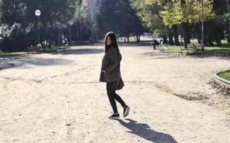 street style barbara crespo hake jacket military the corner shop slip on fashion blogger outfit blog de moda