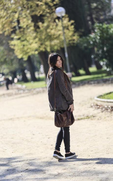 street style barbara crespo hake jacket military the corner shop slip on fashion blogger outfit blog de moda