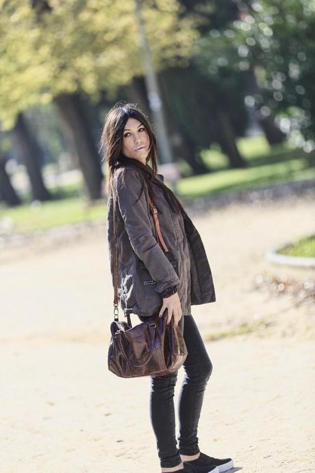 street style barbara crespo hake jacket military the corner shop slip on fashion blogger outfit blog de moda