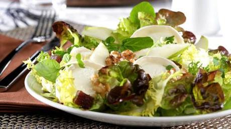ensalada de pera membrillo y queso de cabra