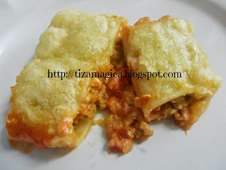 Cocina con niños: paccheris rellenos de huevo, tomate y atún.