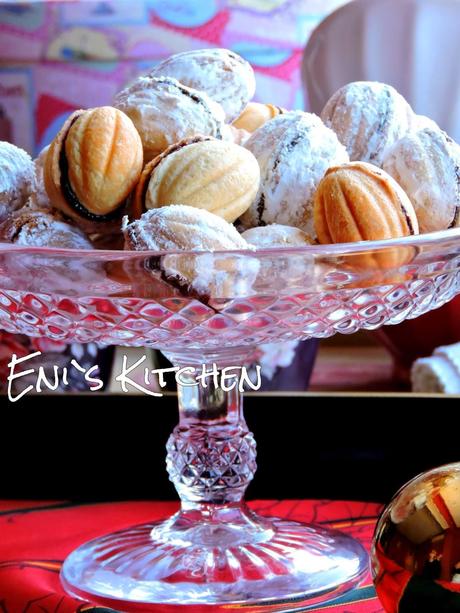 ¡ Nueces, galletas rellenas de crema! - Fursecuri nuci!