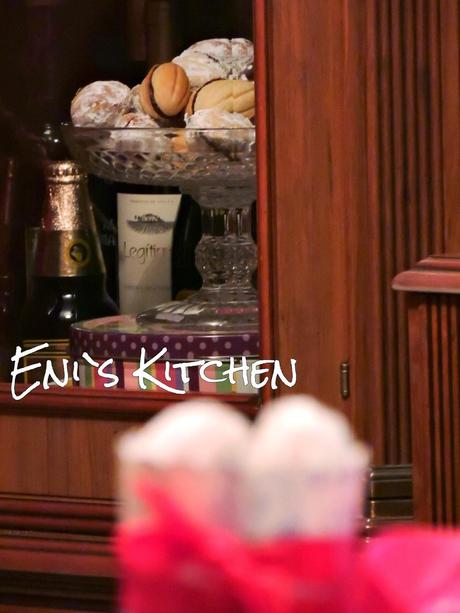 ¡ Nueces, galletas rellenas de crema! - Fursecuri nuci!