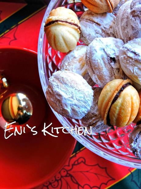 ¡ Nueces, galletas rellenas de crema! - Fursecuri nuci!