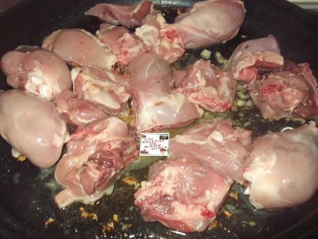 POLLO AL AJILLO EN PIZZA PAN