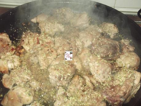 POLLO AL AJILLO EN PIZZA PAN