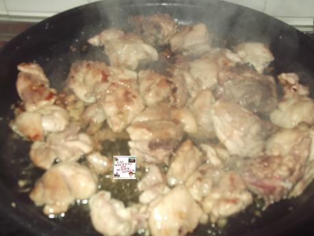 POLLO AL AJILLO EN PIZZA PAN