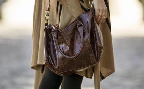 street style barbara crespo how sty boots retiro poncho outfit fashion blogger hake bag blog de moda