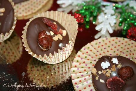 Bocaditos de chocolate, frutos secos,navidad