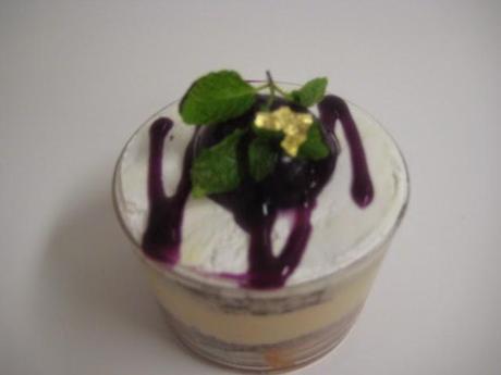 MOUSSE DE TURRÓN CON BIZCOCHO DE CHOCOLATE Y GELATINA DE NARANJA A LA MIEL