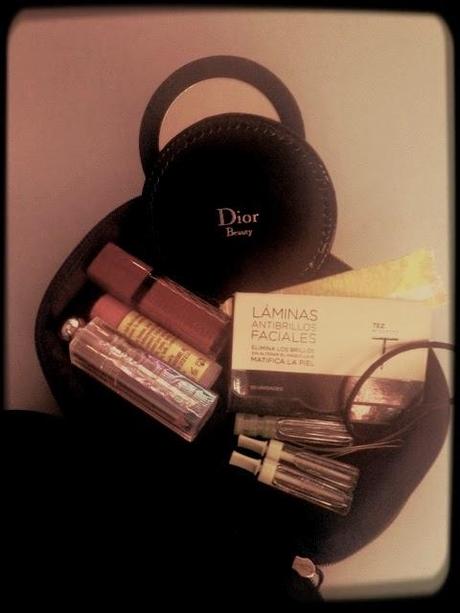 Qué Llevo En mi Bolso...??