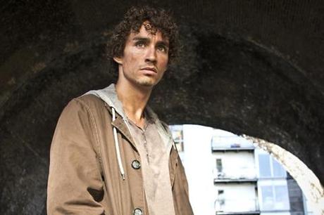 Tráiler, imágenes y afiche del film “The Messenger”