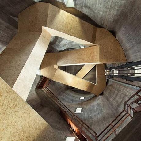 Hacia arriba, a por el 2015 con una selección de escaleras! Feliz año!!