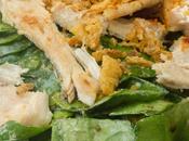 Ensalada navideña pollo, queso cabra espinacas