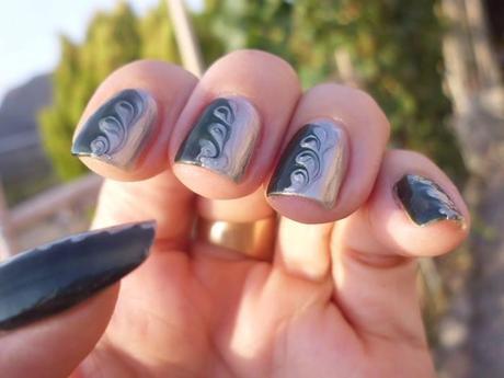 manicura con olas 