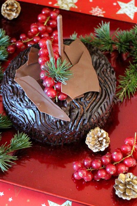 Tarta-tronco de Navidad rellena de crema de turrón de Jijona