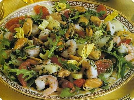 Insalata di scampi, cozze e pompelmo