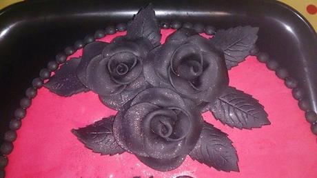 TARTA 18 AÑOS EN ROSA Y NEGRO PARA ROCIO