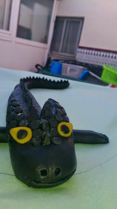 TARTA DESDENTAO PARA ANGEL (COMO ENTRENAR A UN DRAGON)