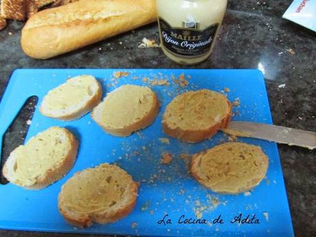 Canapés de salchichas con trufa