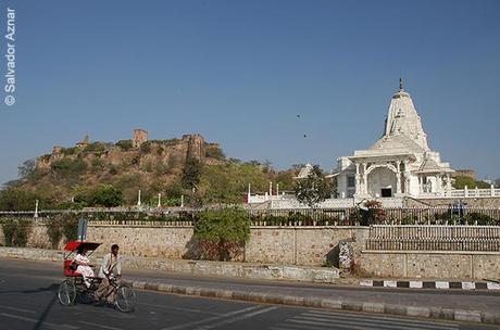 Birla Mandir y Moti Doongri Palace