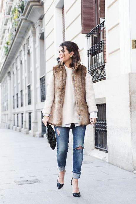 Hello 2015! Tous_Jewelry-Faux_Fur_Vest-Ripped_Jeans-Beaded_Clutch-Outfit-Street_Style-19