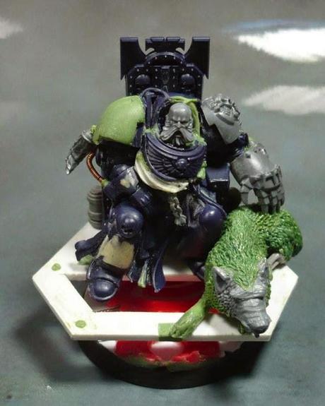 Exterminador Lobo Espacial en el trono,por Arsies