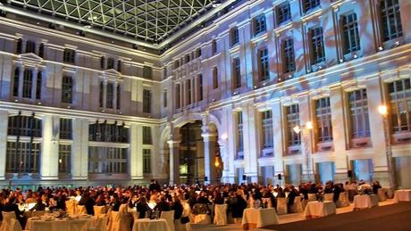 ¿En qué se parece una boda a una cena de Navidad de empresa?