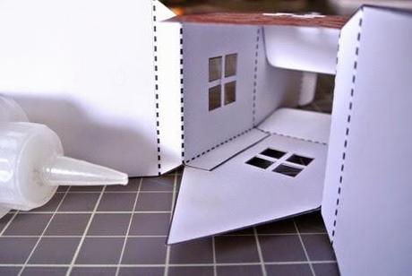 4 ideas DIY de como hacer farolillos muy fáciles con nuestros hijos Farolillo en forma de casa