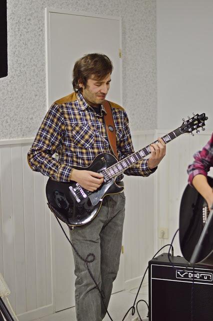 MÚSICA, MODA Y BALANCE EL VESTIDOR ARZUA