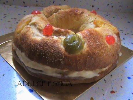 ROSCÓN DE REYES RELLENO DE CREMA