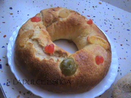 ROSCÓN DE REYES RELLENO DE CREMA
