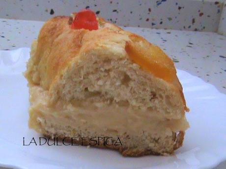ROSCÓN DE REYES RELLENO DE CREMA