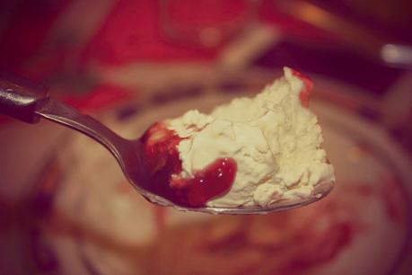 PAULOVA DE FRESAS Y FRUTOS ROJOS