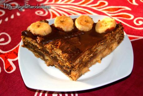 Tarta de galleta, chocolate y plátano