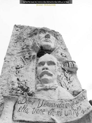 Ruta  Los Fortines del Ávila al atardecer