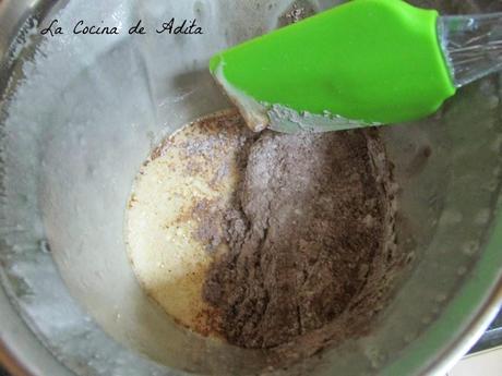 Tarta de mousse de  mandarinas, con esferificación