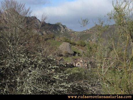 Ruta Tromeu y Braña Rebellón: Cabañas en el Rebellón