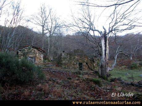 Ruta Tromeu y Braña Rebellón: Cabañas en El llanón