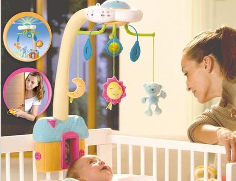 movil musical con control remoto Nenuco Baby Famosa