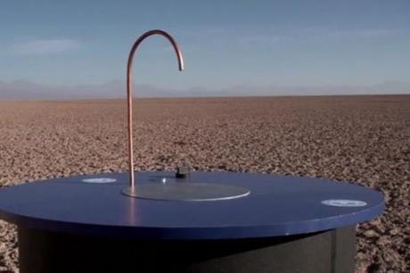 máquina que transforma el aire en agua potable
