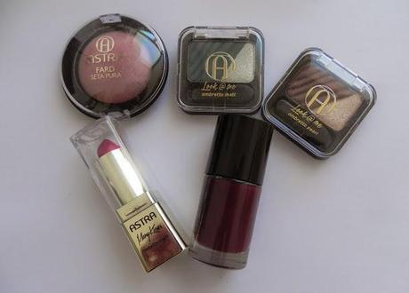 Regalos de Navidad, (Haul Astra, Essence, Deborah, Isadora y más). Regalos de Navidad, (Haul Astra, Essence, Deborah, Isadora y más).