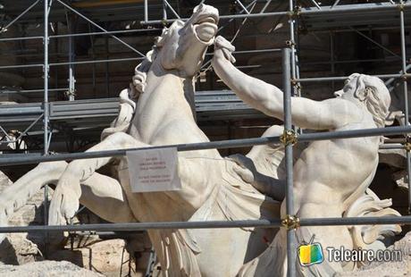 la fontana di trevi en refacción