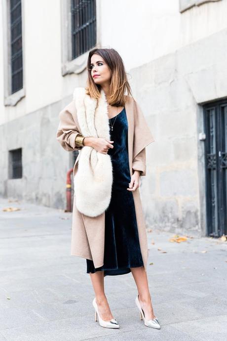 Velvet_Dress-Faux_Fur_Scarf-Party_Outfit-Street_Style-Collage_Vintage-4