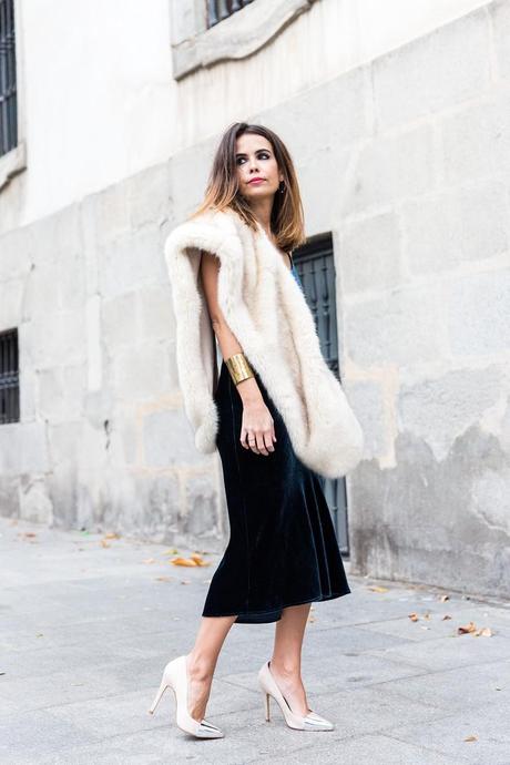 Velvet_Dress-Faux_Fur_Scarf-Party_Outfit-Street_Style-Collage_Vintage-29