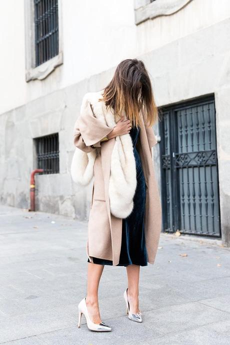Velvet_Dress-Faux_Fur_Scarf-Party_Outfit-Street_Style-Collage_Vintage-7