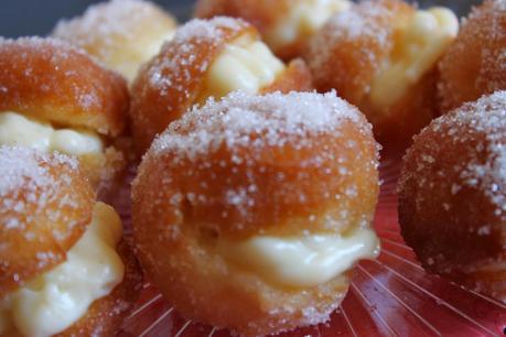 PELOTAS DE FRAILE RELLENAS DE CREMA PASTELERA