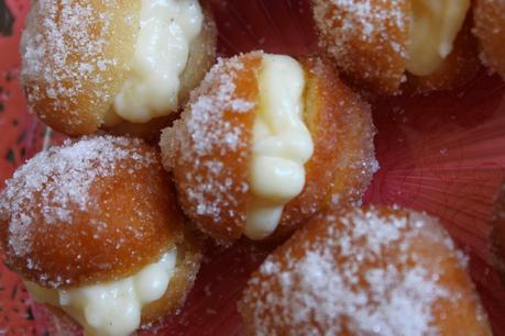 PELOTAS DE FRAILE RELLENAS DE CREMA PASTELERA