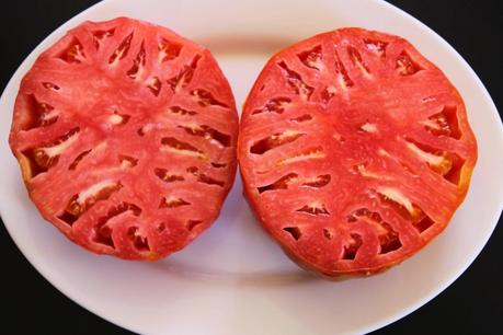 TOMATÓN RELLENO Y JORNADA DEL TOMATE HUEVO DE TORO