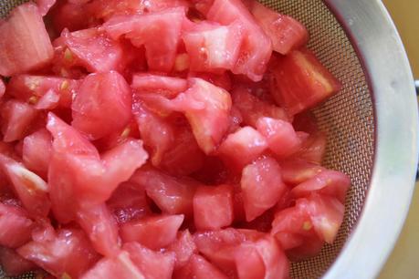 TOMATÓN RELLENO Y JORNADA DEL TOMATE HUEVO DE TORO